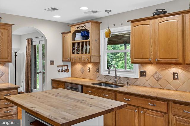 43910 SPINKS FERRY RD, Leesburg, VA 20176