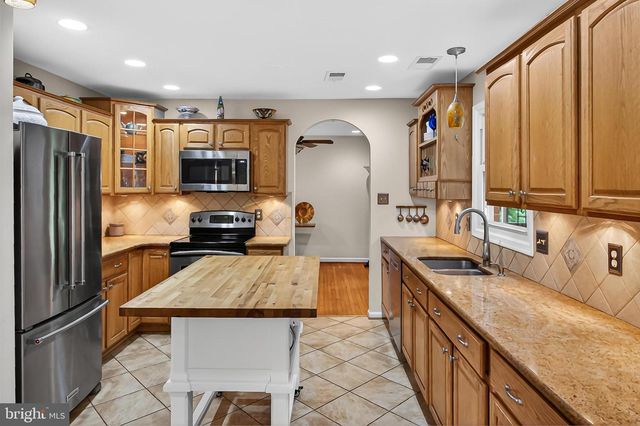 43910 SPINKS FERRY RD, Leesburg, VA 20176