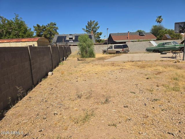 7225 W TUCKEY Lane, Glendale, AZ 85303