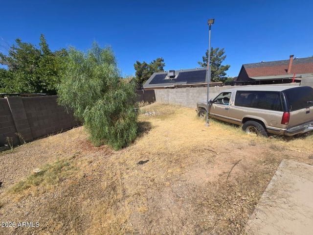 7225 W TUCKEY Lane, Glendale, AZ 85303
