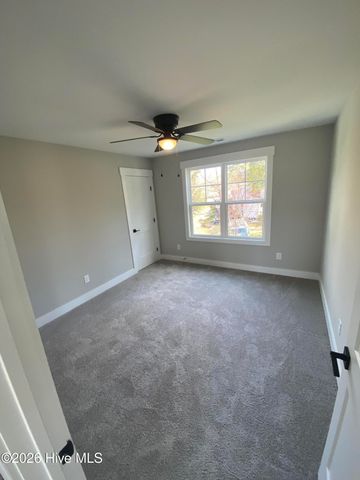 504 Lakeshore Drive, Aberdeen, NC 28315