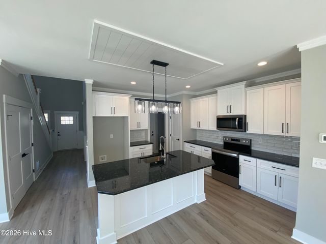 504 Lakeshore Drive, Aberdeen, NC 28315