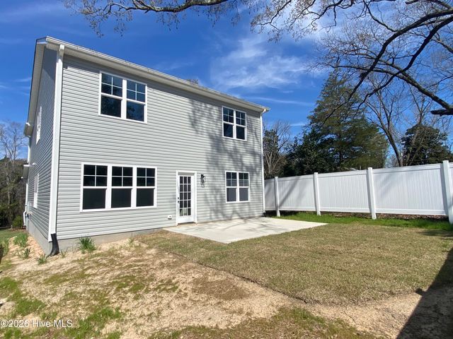 504 Lakeshore Drive, Aberdeen, NC 28315