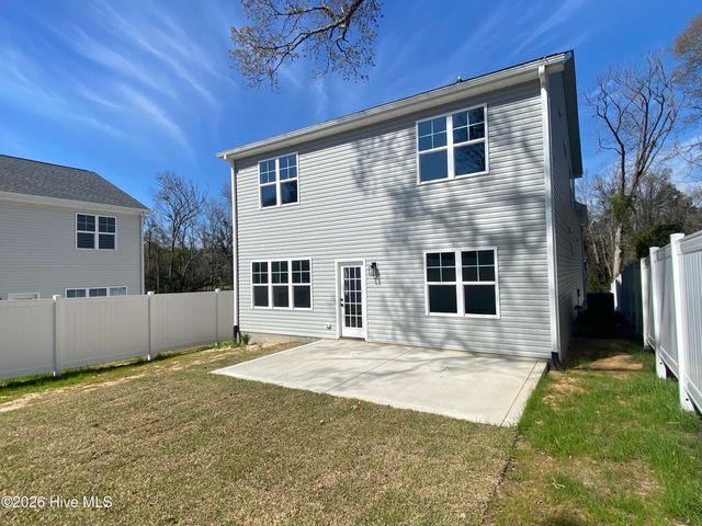 504 Lakeshore Drive, Aberdeen, NC 28315