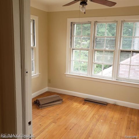 16217 Greenview Avenue, Detroit, MI 48219