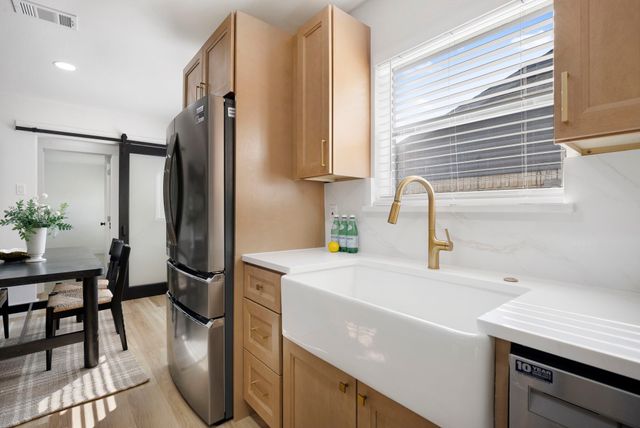 1414 Park East Drive, Garland, TX 75043