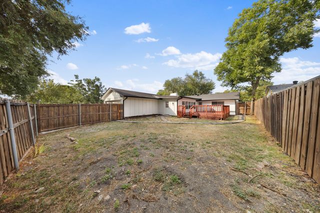 1414 Park East Drive, Garland, TX 75043