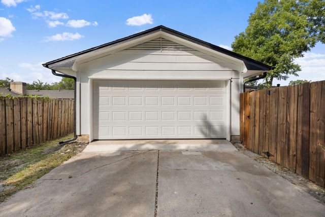 1414 Park East Drive, Garland, TX 75043