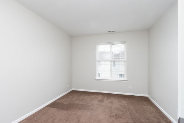1369 New Haven Drive, Cary, IL 60013