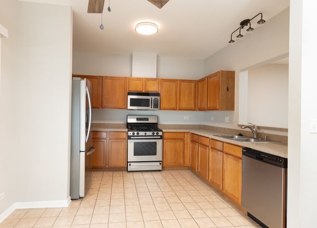 1369 New Haven Drive, Cary, IL 60013