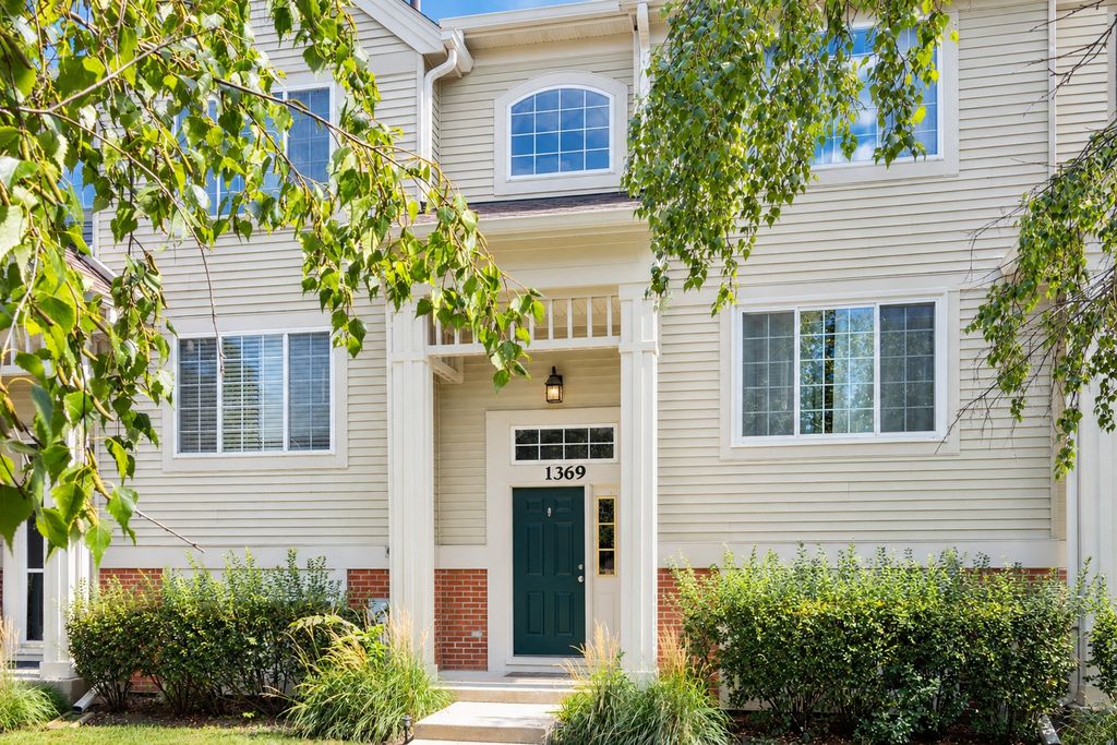 1369 New Haven Drive, Cary, IL 60013