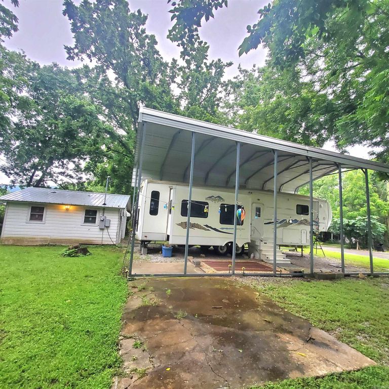 109 N Union Avenue, Mountain View, AR 72560