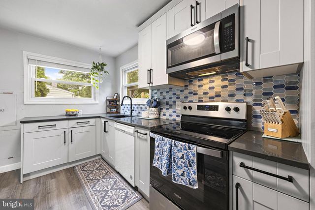 12 BLUE SPRUCE DR, Jackson, NJ 08527