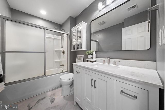 12 BLUE SPRUCE DR, Jackson, NJ 08527