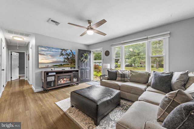 12 BLUE SPRUCE DR, Jackson, NJ 08527