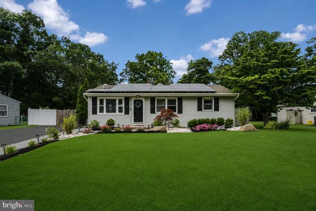 12 BLUE SPRUCE DR, Jackson, NJ 08527