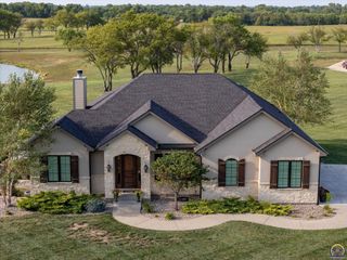 4550 SE 61st St, Berryton, KS 66409