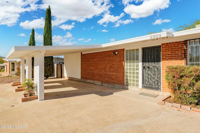 6909 E Oberlin Drive, Tucson, AZ 85710