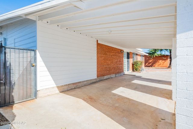 6909 E Oberlin Drive, Tucson, AZ 85710