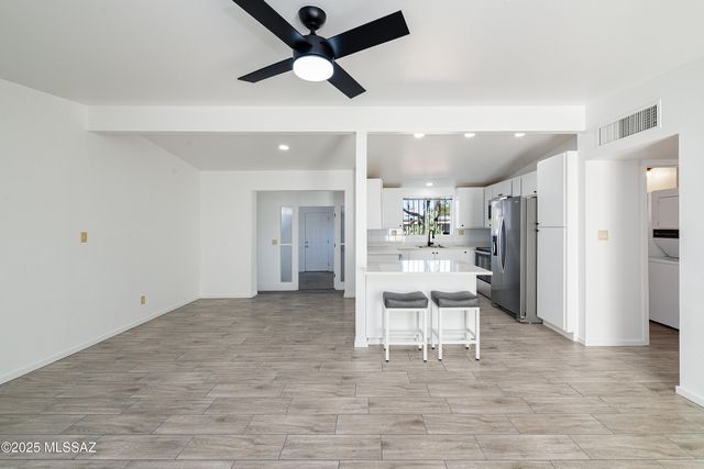 6909 E Oberlin Drive, Tucson, AZ 85710