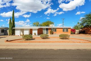 6909 E Oberlin Drive, Tucson, AZ 85710