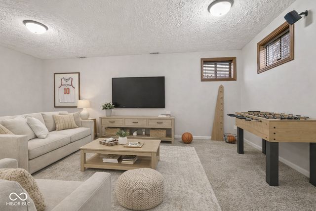 5260 Heritage Lane, Greenwood, IN 46142