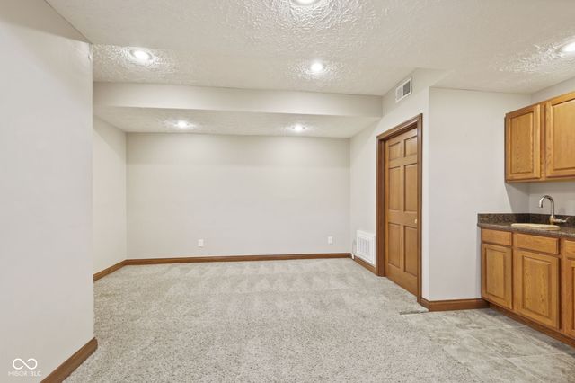 5260 Heritage Lane, Greenwood, IN 46142