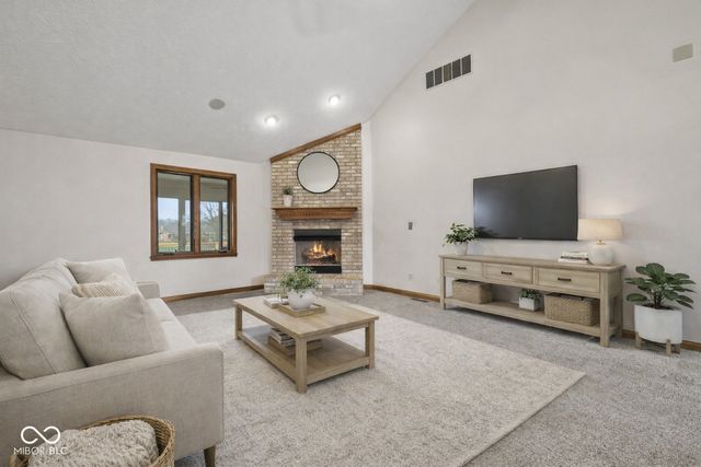 5260 Heritage Lane, Greenwood, IN 46142