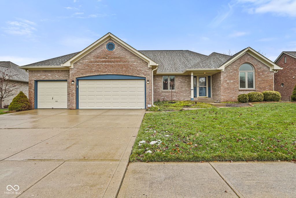 5260 Heritage Lane, Greenwood, IN 46142