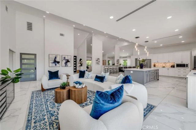 3890 Shadow Grove Road, Pasadena, CA 91107