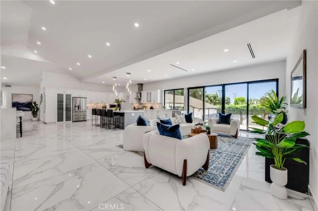 3890 Shadow Grove Road, Pasadena, CA 91107