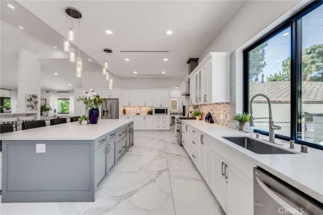 3890 Shadow Grove Road, Pasadena, CA 91107