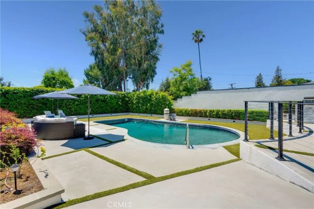 3890 Shadow Grove Road, Pasadena, CA 91107