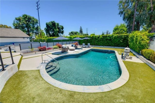 3890 Shadow Grove Road, Pasadena, CA 91107