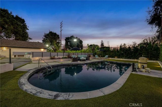 3890 Shadow Grove Road, Pasadena, CA 91107