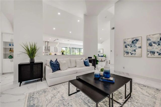 3890 Shadow Grove Road, Pasadena, CA 91107