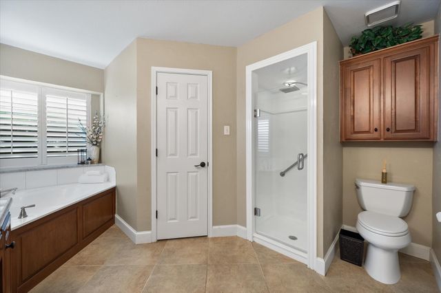 1239 Falcon Trail, Bedford, TX 76021