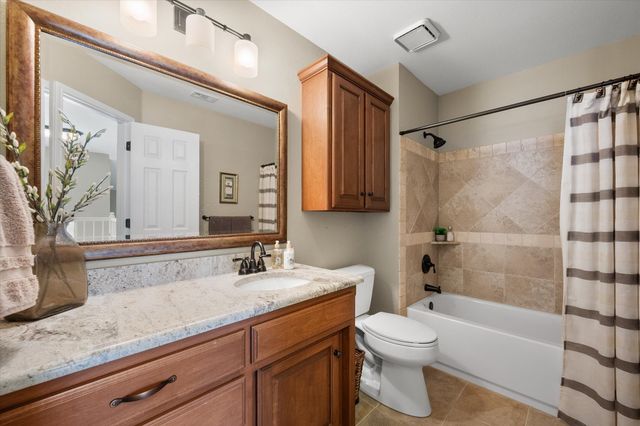1239 Falcon Trail, Bedford, TX 76021