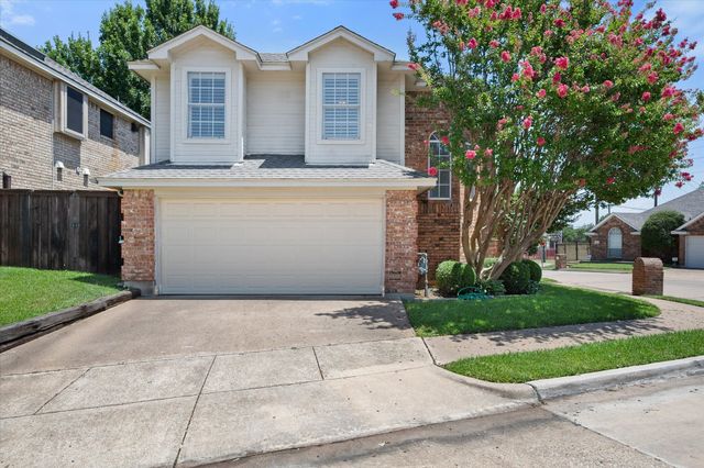 1239 Falcon Trail, Bedford, TX 76021