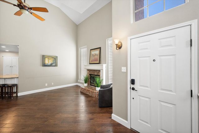 1239 Falcon Trail, Bedford, TX 76021