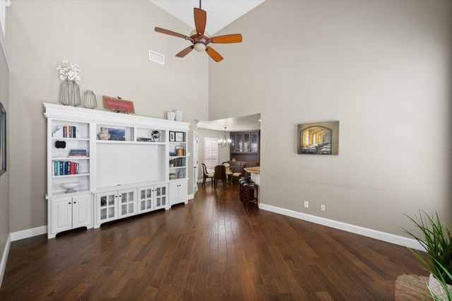 1239 Falcon Trail, Bedford, TX 76021