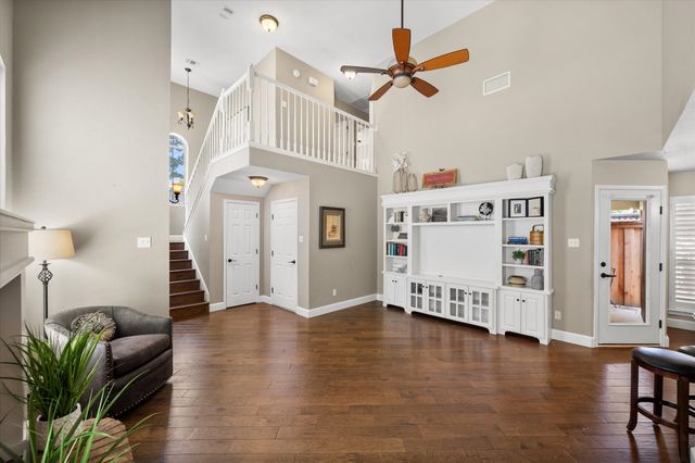 1239 Falcon Trail, Bedford, TX 76021