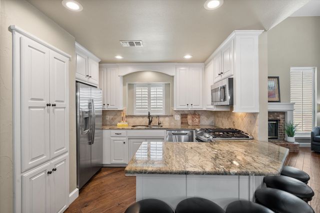 1239 Falcon Trail, Bedford, TX 76021