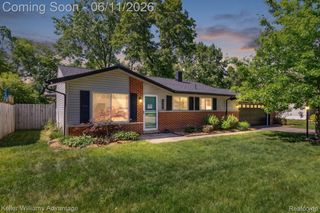 6589 Doyon Drive S, Waterford Charter Township, MI 48327
