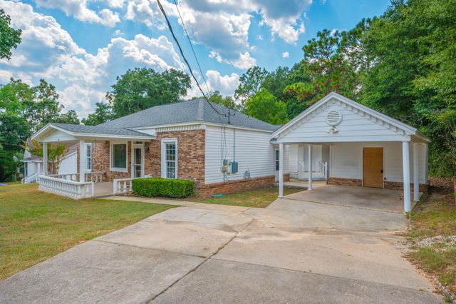 1912 N Pearl Street Street, Crestview, FL 32536