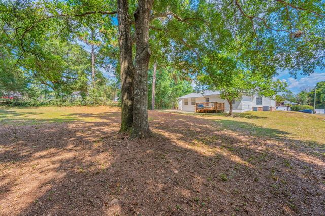 1912 N Pearl Street Street, Crestview, FL 32536