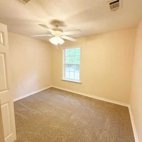 1912 N Pearl Street Street, Crestview, FL 32536