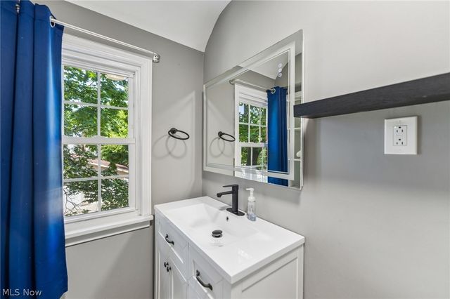 16809 Scottsdale Boulevard, Shaker Heights, OH 44120