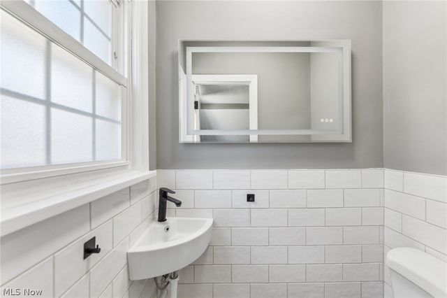 16809 Scottsdale Boulevard, Shaker Heights, OH 44120