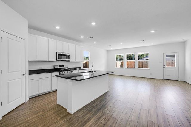 135 Daylight Crest Drive, Crosby, TX 77532